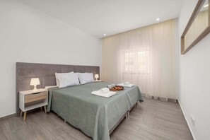 2 bedrooms, iron/ironing board, WiFi, bed sheets - Elegant Flat with Balcony in Lagos by HostWise (Lagos)