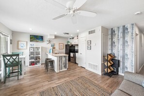 Living area - Waterfront Island Escape | Balcony, Boat Slips & Pool (Corpus Christi)