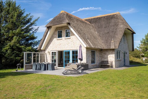 Villa Zilt: luxury family villa with sauna close to the sea