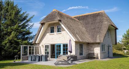 Villa Zilt: luxury family villa with sauna close to the sea