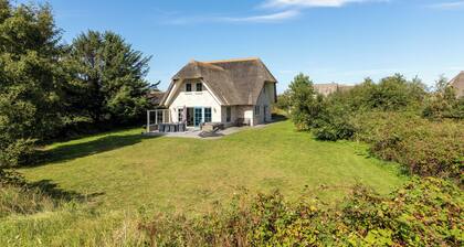 Villa Zilt: luxury family villa with sauna close to the sea