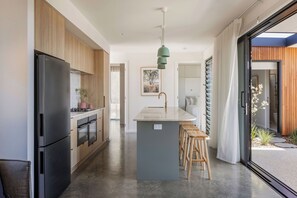 Private kitchen - ESCAPE TO PICTURESQUE EAGLE BAY IN THIS BEAUTIFULLY APPOINTED 2 BED STUDIO (Eagle Bay)
