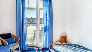 2 habitaciones, tabla de planchar con plancha, wifi y ropa de cama