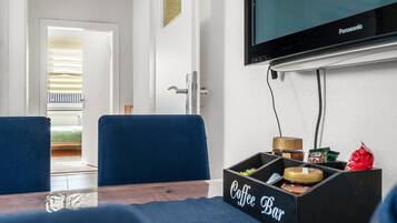 2 bedrooms, iron/ironing board, WiFi, bed sheets