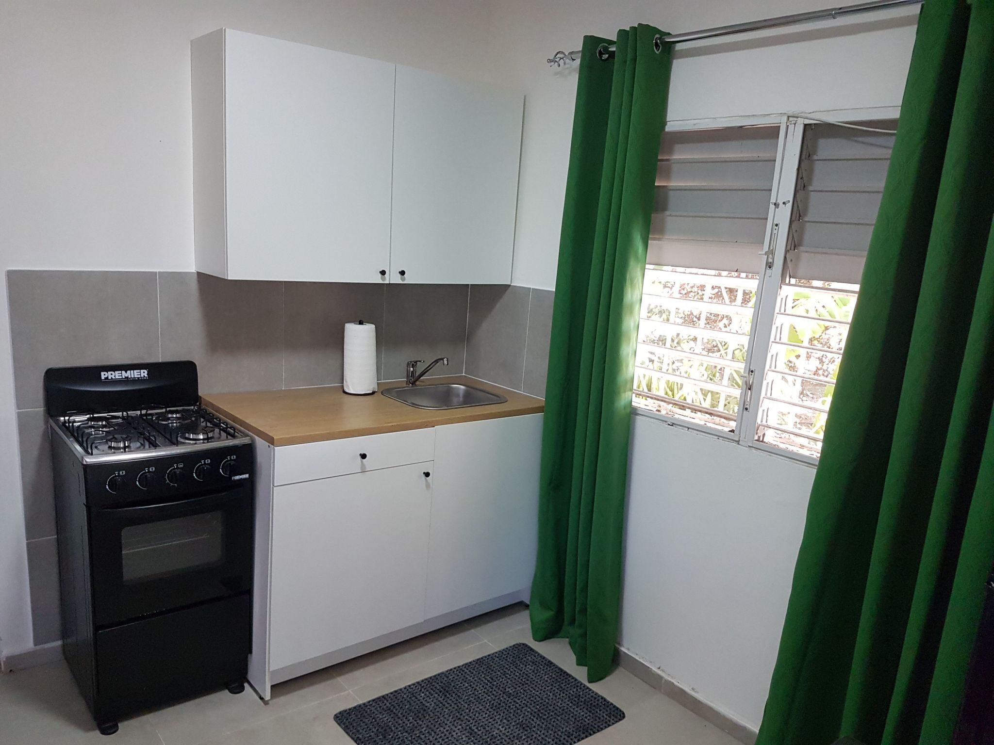 Fridge, oven, cookware/dishes/utensils