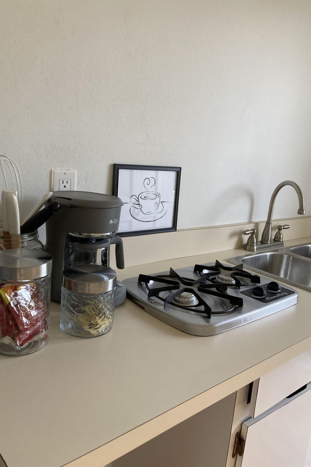 Refrigerador y utensilios de cocina 