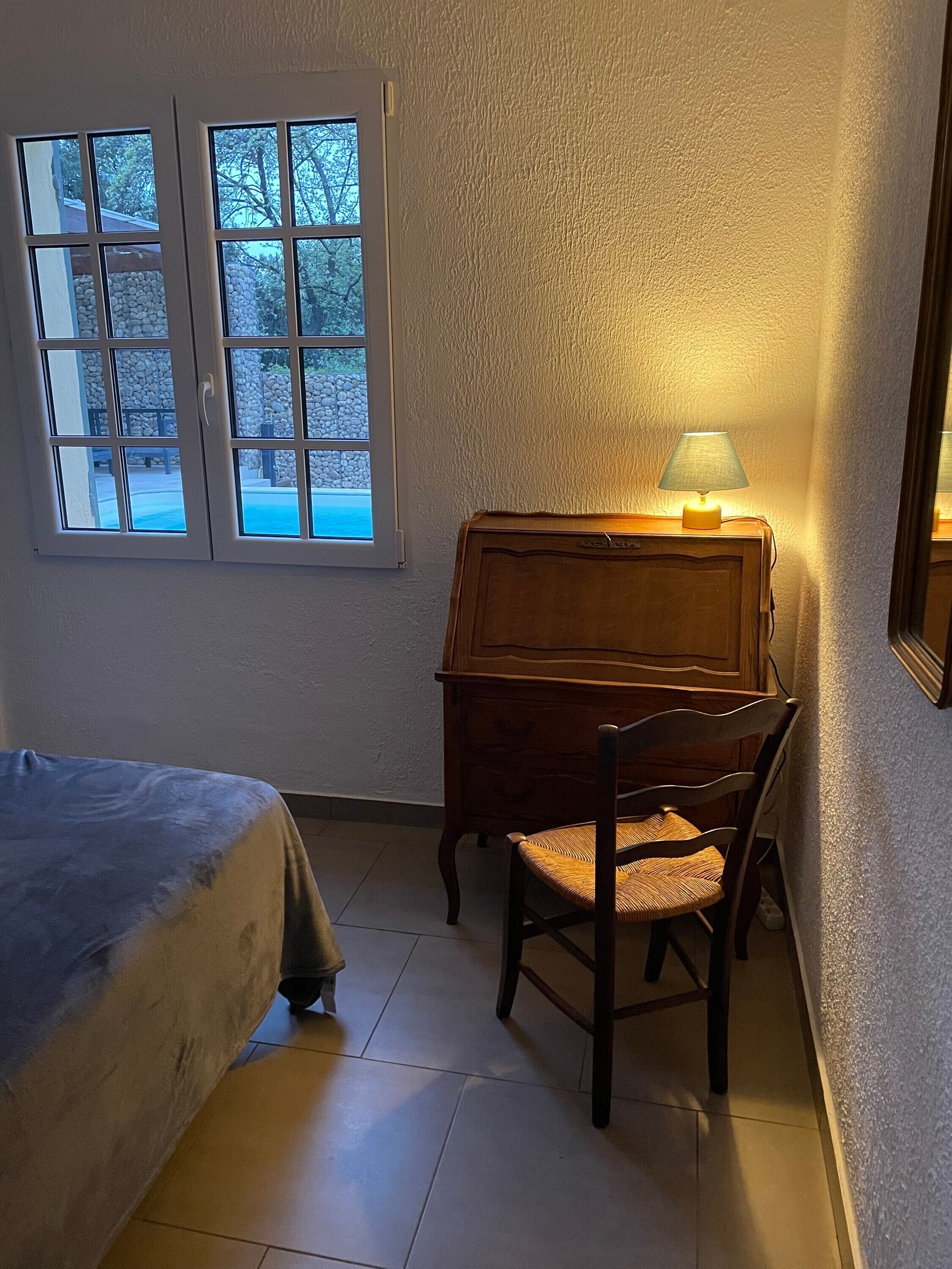 3 chambres, fer et planche à repasser, Wi-Fi, draps fournis