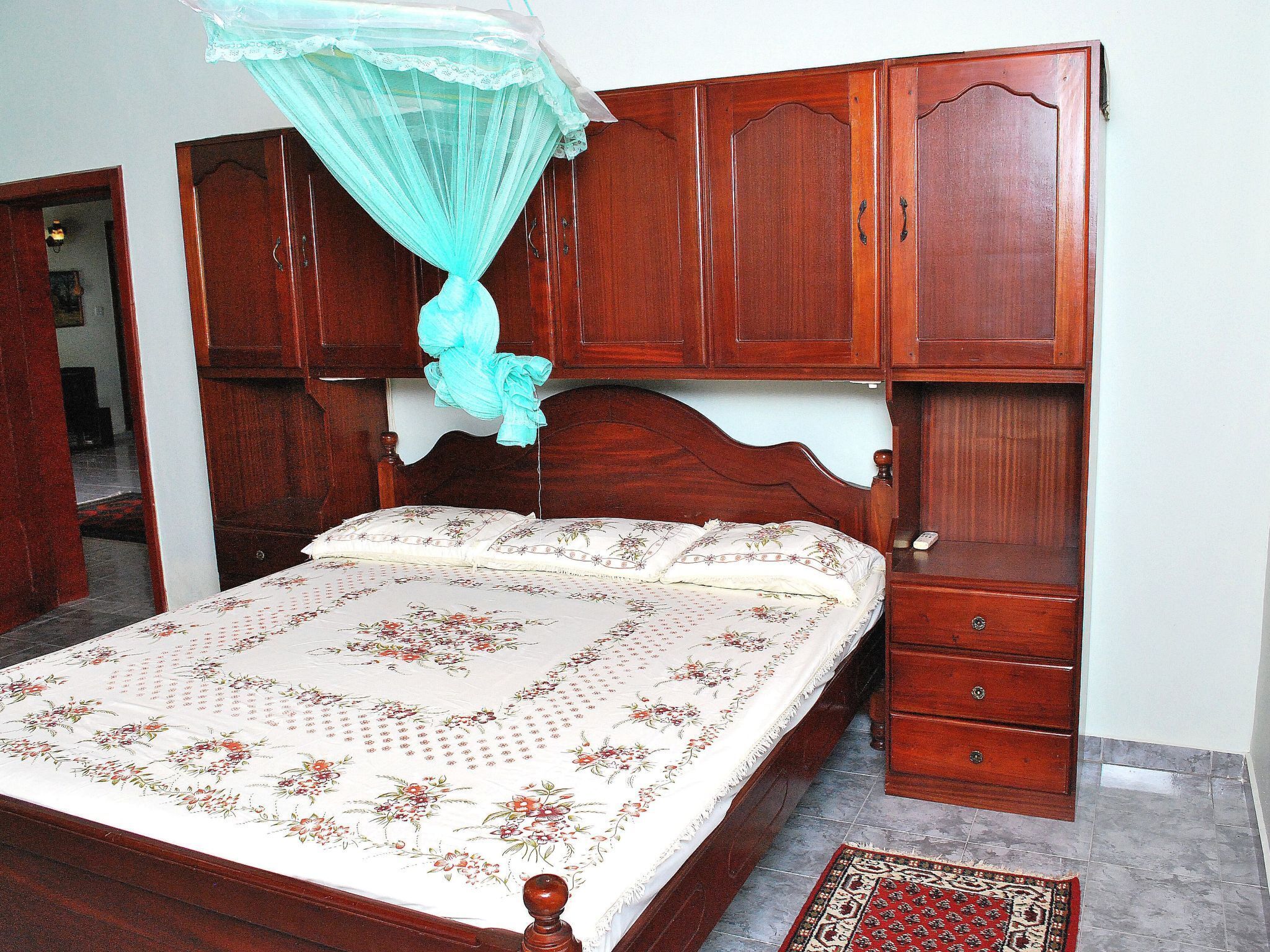 3 bedrooms, Internet
