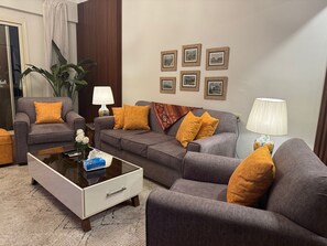 Living area - mit Flussblick in Zamalek Kairo by Interhome (Cairo)