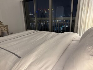 3 bedrooms, Internet - Fenster der Wohnung mit Blick auf den Nil in Kairo by Interhome (Cairo)