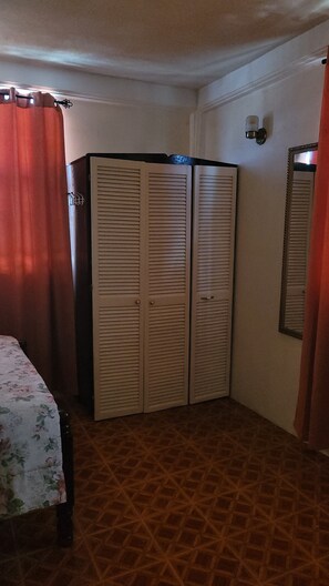 1 bedroom, iron/ironing board, free WiFi, bed sheets - Pacific View Apartment -Elegant and comfortable island living for every stay (Roseau)