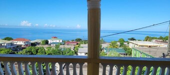 Pacific View Apartment -Elegant and comfortable island living for every stay