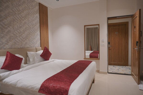 Deluxe Double Room, City View