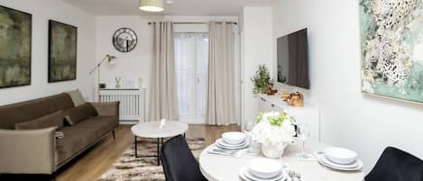 Appartement, 1 chambre | Salle Ă manger
