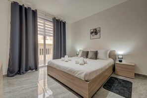 Iron/ironing board, WiFi, bed sheets - Peaceful 3BR Escape Near the Sea with Terrace (Birżebbuġa)