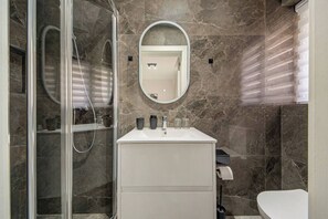 Hair dryer - Peaceful 3BR Escape Near the Sea with Terrace (Birżebbuġa)