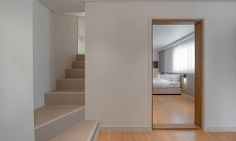 Wifi gratis, decoración personalizada y muebles diferentes 