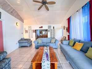 TV - Unvergessliches Strandhaus, eine seltene private Flucht by Interhome (Treasure Beach)