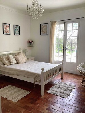 3 habitaciones, tabla de planchar con plancha y wifi gratis 