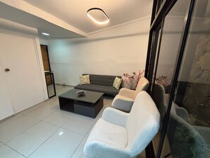 Living area - Modern Cozy Apartment in the Heart of the City (San Salvador)