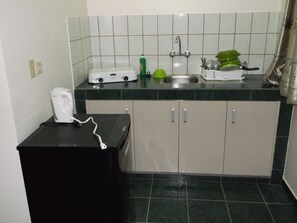 Fridge, microwave, cookware/dishes/utensils - für 2 Personen ca. 20 m² in Paramaribo, Distrikt Paramaribo by Interhome (Paramaribo)