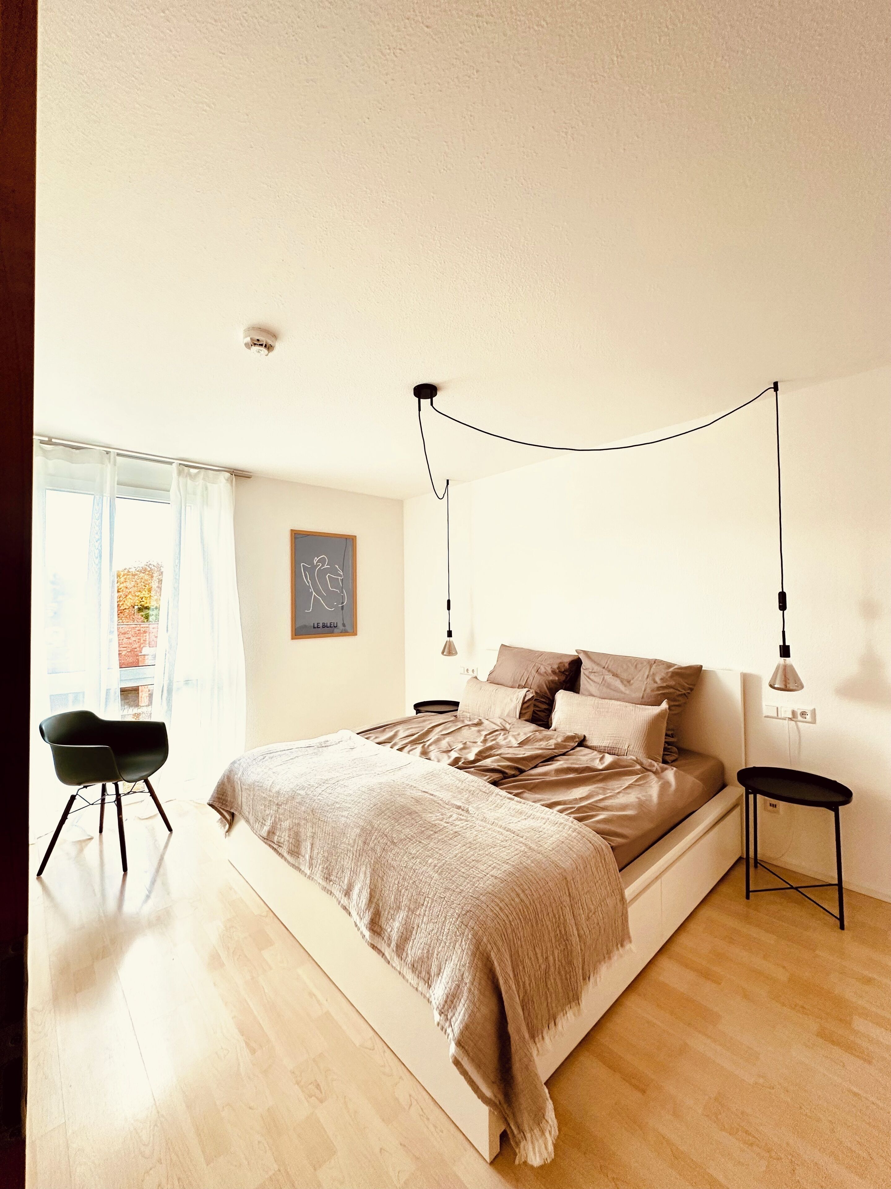 2 slaapkamers, een strijkplank/strijkijzer, internet, beddengoed