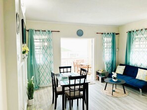 Living area - "Island Getaway Apt" mit Meerblick by Interhome (Christ Church)