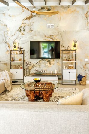 TV - Ferienvilla "Coby" mit Bergblick by Interhome (St. Mary's)