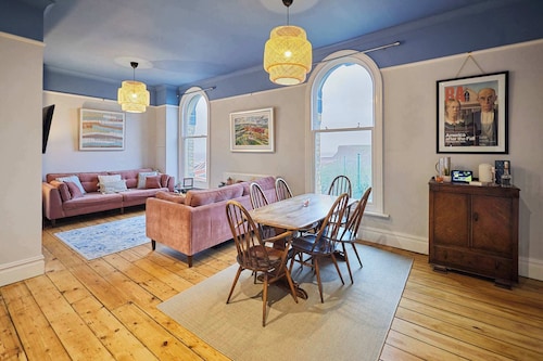 Host and Stay | Balmoral Terrace