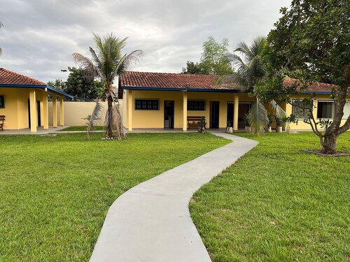 Casa ampla com jardim e 3 suítes em Novo Airão