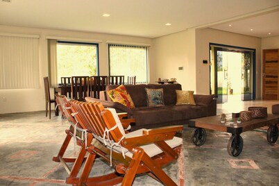 Casa ampla com jardim e 3 suítes em Novo Airão