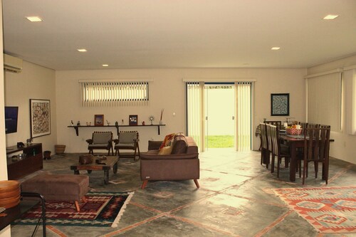 Casa ampla com jardim e 3 suítes em Novo Airão