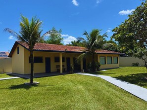 Chalet | Exterior - Casa ampla com jardim e 3 suítes em Novo Airão (Novo Airão)