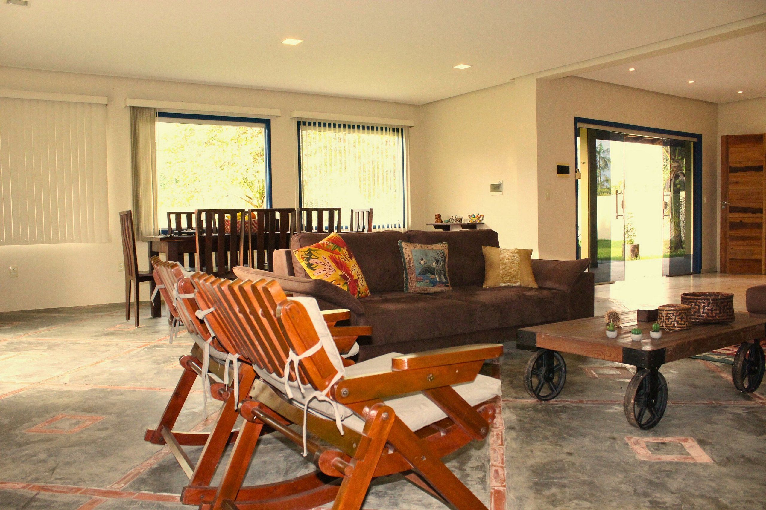 Comfort Chalet | Living area | Flat-screen TV