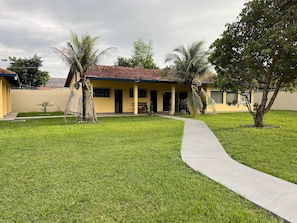 Chalet - Casa ampla com jardim e 3 suítes em Novo Airão (Novo Airão)