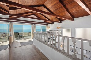 Interior - Seashore Oceanfront Haven (Newport Beach)