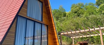 Chalet with exclusive access near Caminhos de Pedra and Vale dos Vinhedos.