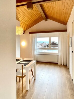 Unclassified image, 3 of 55, button