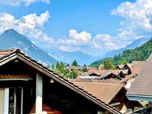 Relaxed Loft Stay Between Lake & Mountains