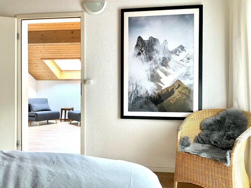 Relaxed Loft Stay Between Lake & Mountains