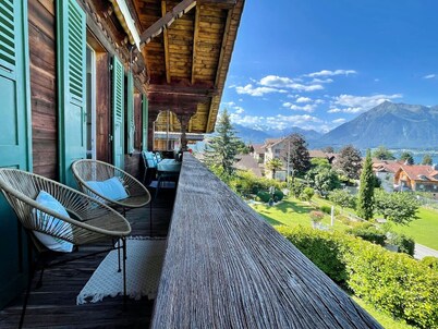 Amazing View with balcony and free Parking