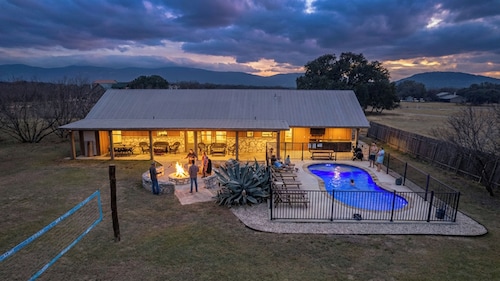 Amazing home steps away from summer concerts and the Frio River