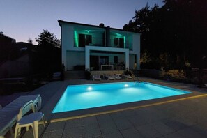 Outdoor pool - Villa Madlen - Sea View Apartment 1 (Opatija)