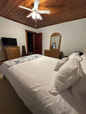 3 quartos, ferros/tábuas de passar roupa, Wi-Fi de cortesia