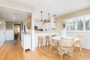 Dining - 10A Seagrove Lane Oceanfront (Isle Of Palms)