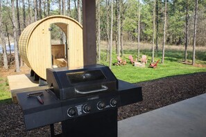 BBQ/picnic Area - The Scarlet Pines (Broken Bow)