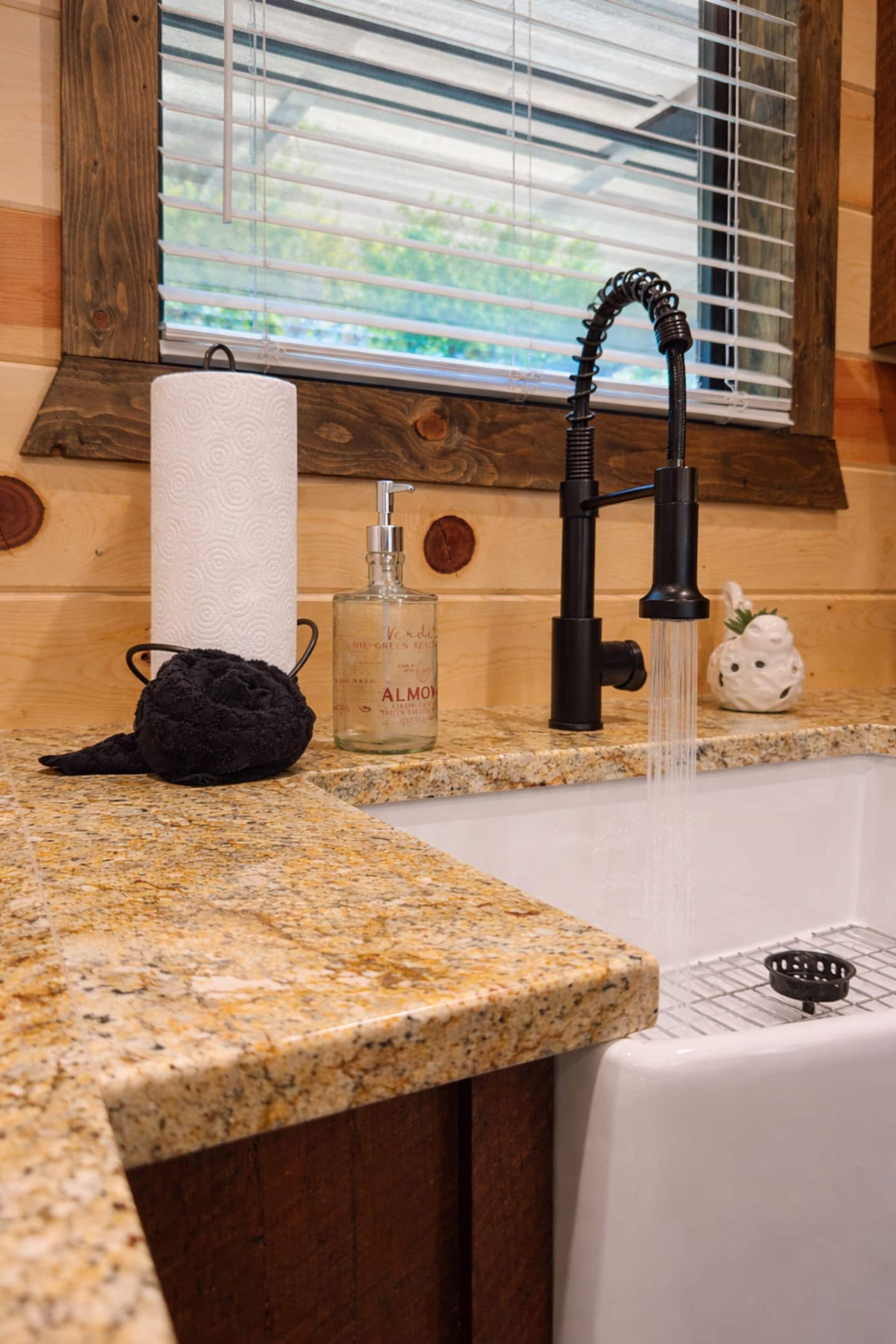 Comfort Cabin, 2 Bedrooms, Non Smoking, Pets Allowed | Bathroom | Combined shower/tub, free toiletries, hair dryer, towels