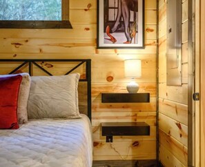 Comfort Cabin, 2 Bedrooms, Non Smoking, Pets allowed - The Scarlet Pines (Broken Bow)