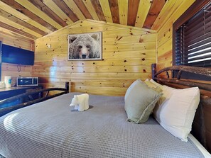 Unclassified image, 5 of 23, button - Bluff Mountain Suite | Romantic Escape, Epic Amenities (Sevierville)