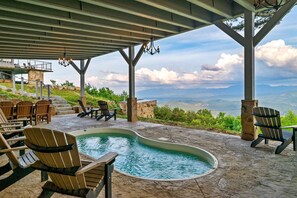 Unclassified image, 2 of 23, button - Bluff Mountain Suite | Romantic Escape, Epic Amenities (Sevierville)